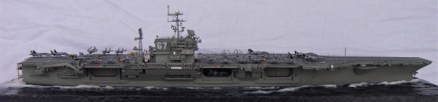 Flugzeugträger USS John F. Kennedy (1/700)