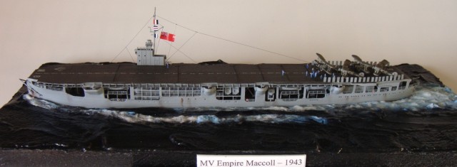 Hilfsflugzeugträger MV Empire MacColl (1/700)