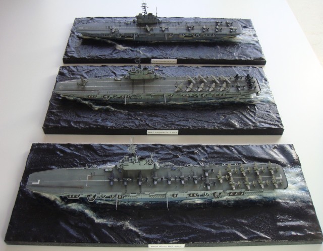 Flugzeugträger HMS Glory, HMS Vengeance und HMS Venerable (1/700)