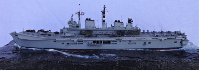 Flugzeugträger HMS Illustrious (1/700)