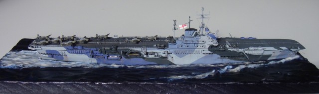 Flugzeugträger HMS Indomitable (1/700)