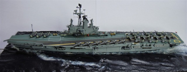 Flugzeugträger Hr. Ms. Karel Doorman (1/700)