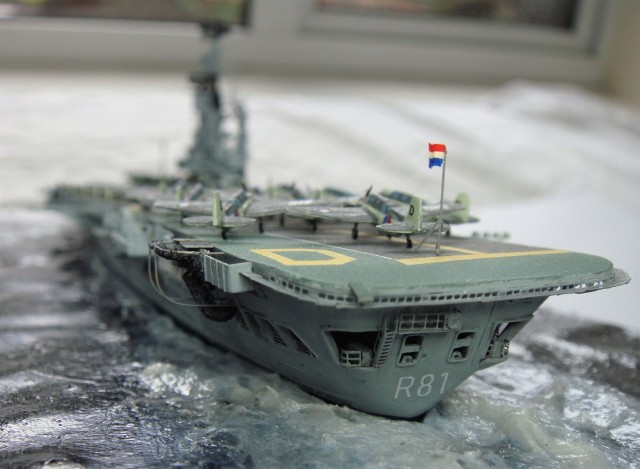 Flugzeugträger Hr. Ms. Karel Doorman (1/700)