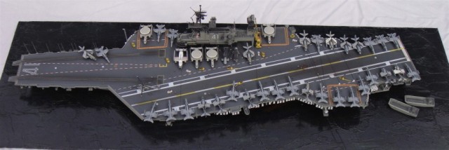 Flugzeugträger USS Midway (1/700)