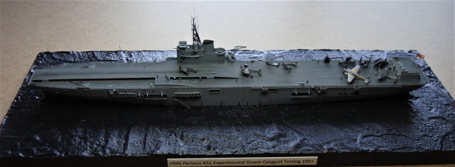 Katapulttestschiff HMS Perseus (1/700)