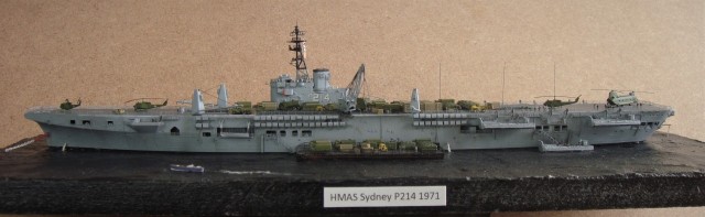 Truppentransporter HMAS Sydney (1/700)