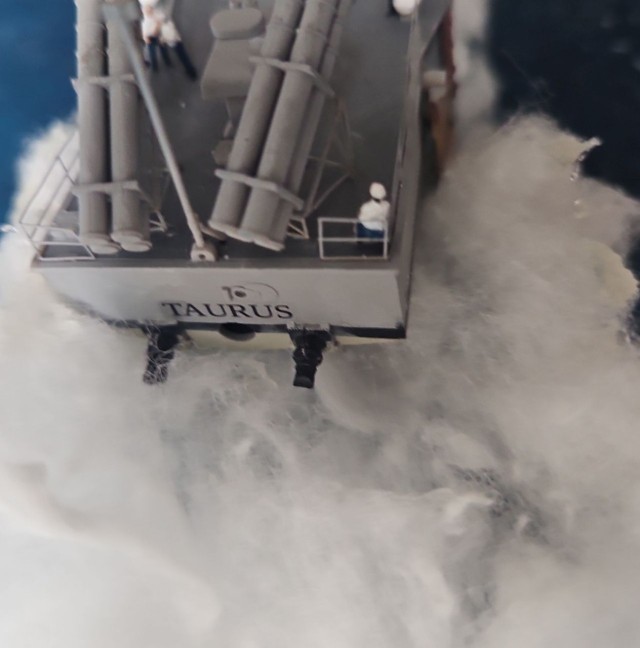 Tragflächen-Schnellboot USS Taurus (1/200)