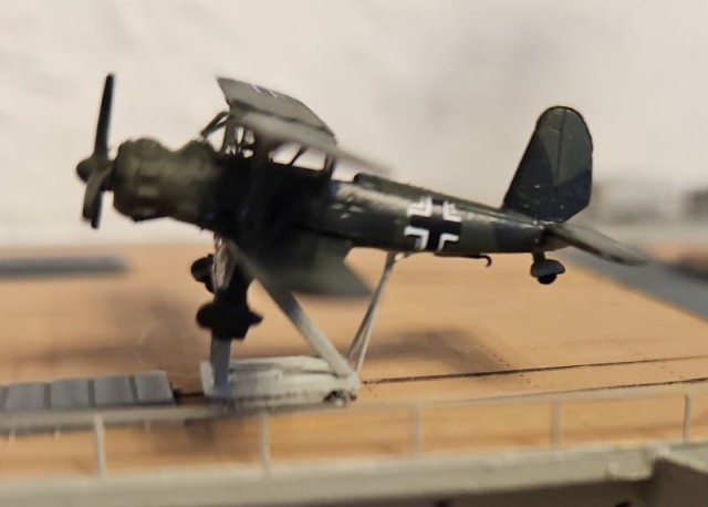 Flugzeugträger Weser (1/350)