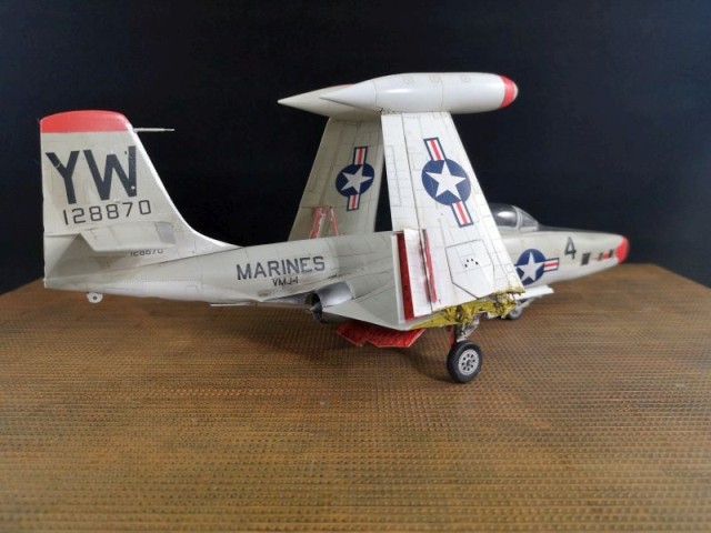 Aufklärer McDonnell F2H-2P Banshee (1/48)