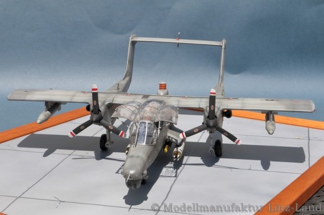 Aufklärungsflugzeug North American Rockwell OV-10D Bronco (1/32)