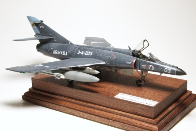 Marinekampfflugzeug Dassault Super Étendard (1/48)