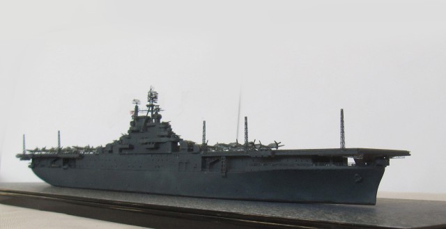 Flugzeugträger USS Essex (1/700)