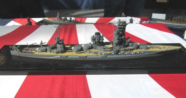 Japanisches Schlachtschiff Hyuga (1/700)