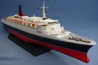 RMS Queen Elizabeth 2 in 1/450 von Steffen Franke