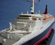 RMS Queen Elizabeth 2 in 1/450 von Steffen Franke