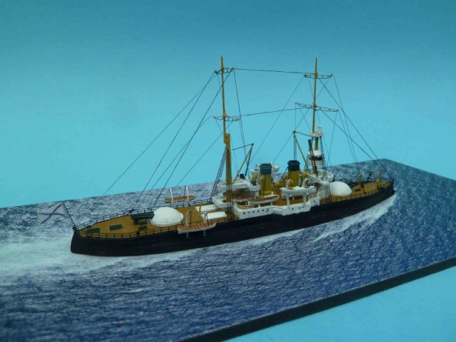 Schlachtschiff Dvenadsat Apostolev (1/700)