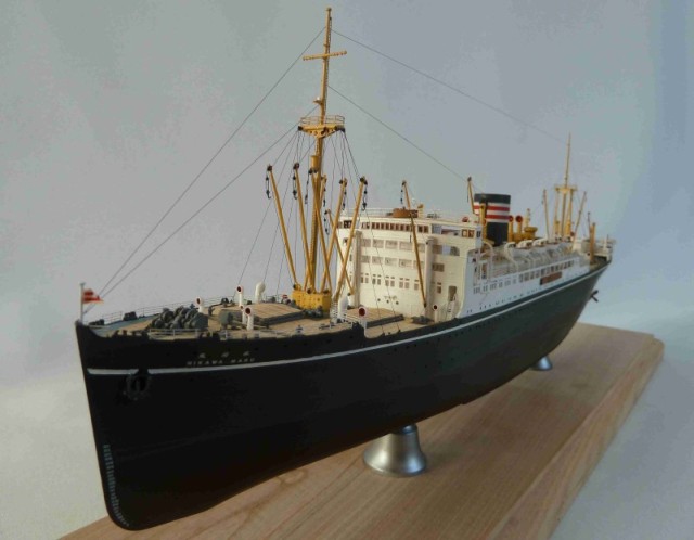 Japanisches Passagierschiff Hikawa Maru (1/350)