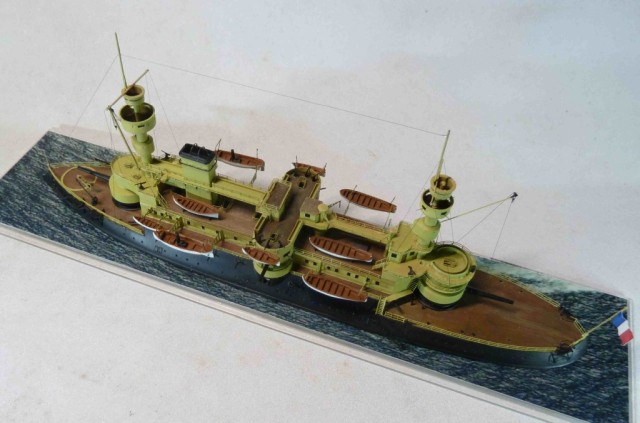 Schlachtschiff Hoche (1/350)