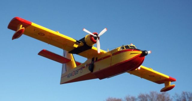 Canadair CL-215 (1/72)