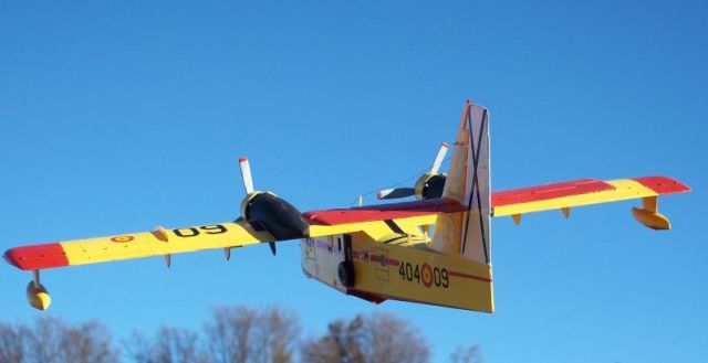 Canadair CL-215 (1/72)