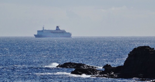 Fähre vor Menorca (Foto Thomas Träger)