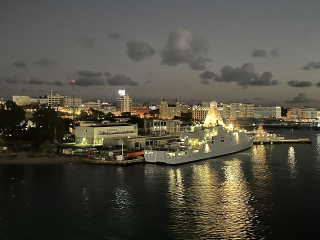 Patrouillenschiff Zr. Ms. Holland in Puerto Rico (Foto Christoph Mentzel)
