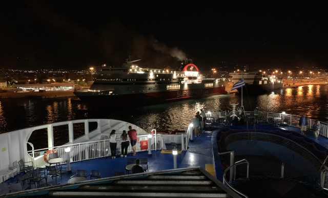 Ablegen im Hafen von Patras (Foto Thomas Träger)